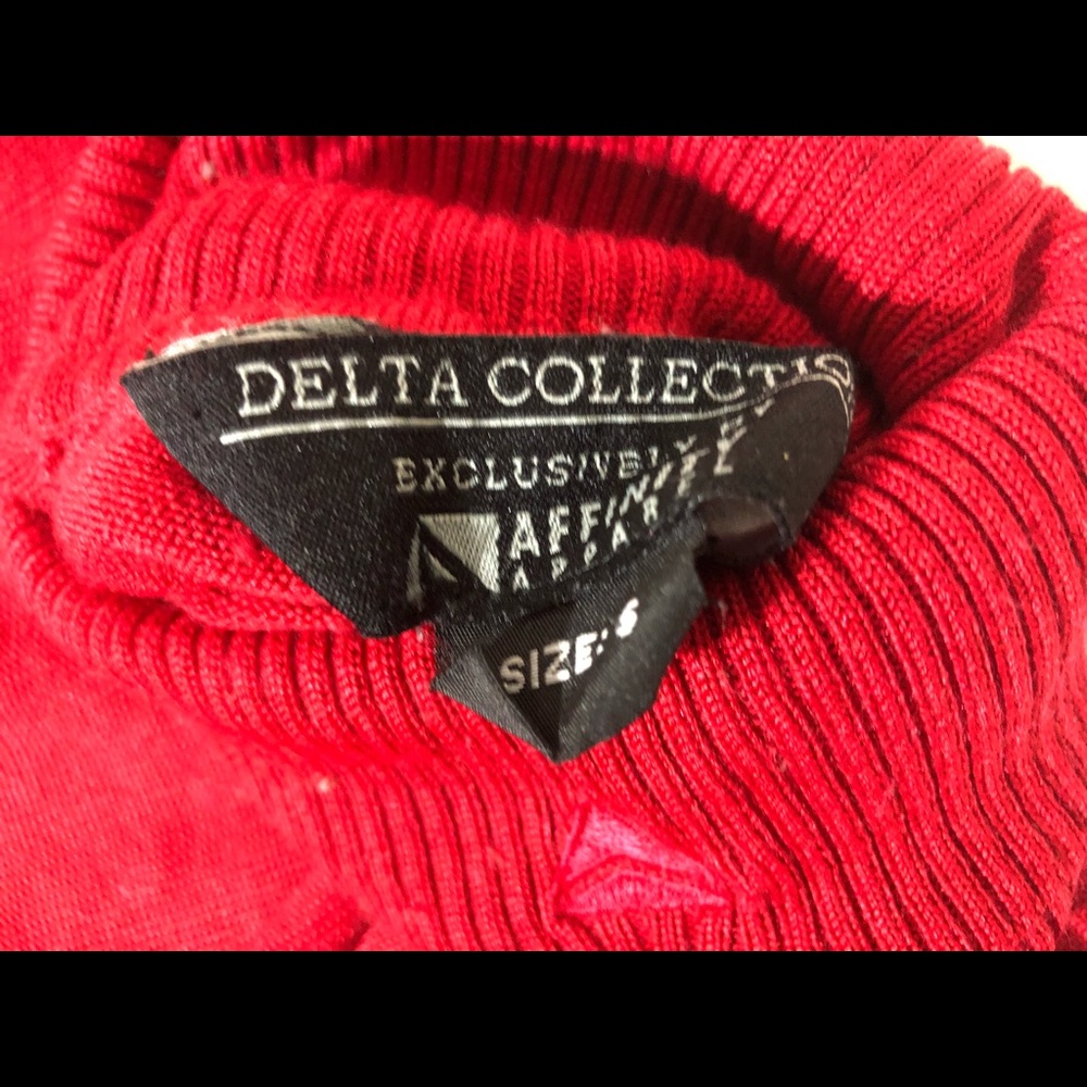 Delta Collection Red Turtle Neck! Size: Small - Picture 2 of 2